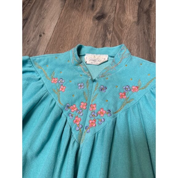 Vintage Vanity Fair Petites M Embroidered Floral Turquoise Nightgown With Pocket - Picture 1 of 9